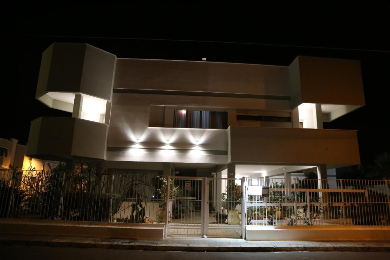 Viro House Bed & Breakfast Squinzano Exterior photo